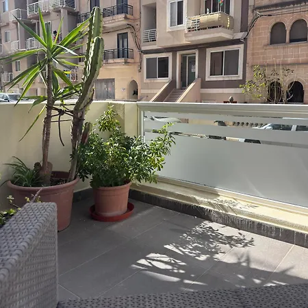 1br Sleep 4 Close To Valletta&st Julians Appartement