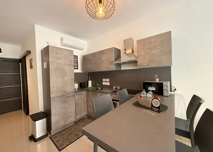 Central 1Br Sleep 4 Close To Valletta & St Julians Apartment Tal-Hriereb